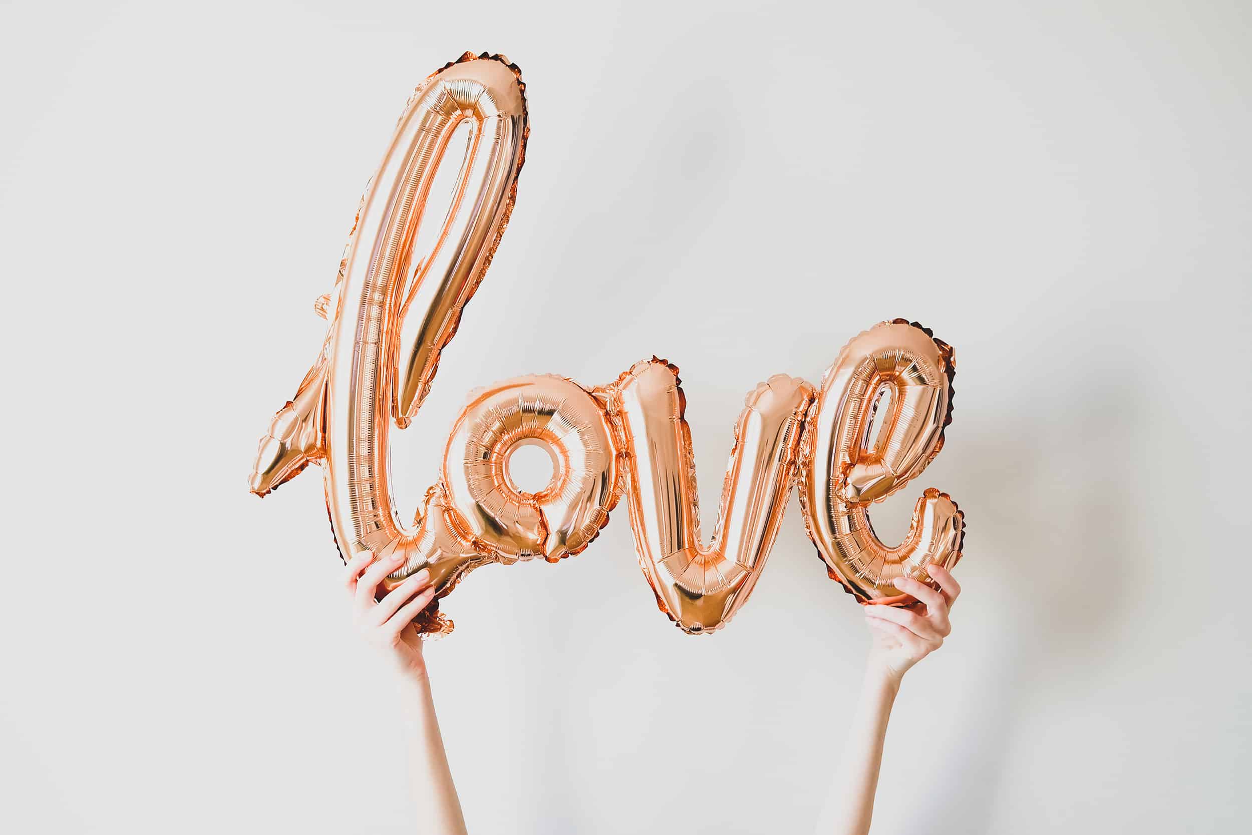 pink-gold-foil-love-balloon